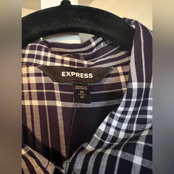 NEW WITH TAG | Women’s Express Flannel - Size Medium - Picture 2 of 5